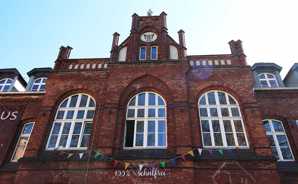 100Haus_Umnutzung Schule in Herberge -